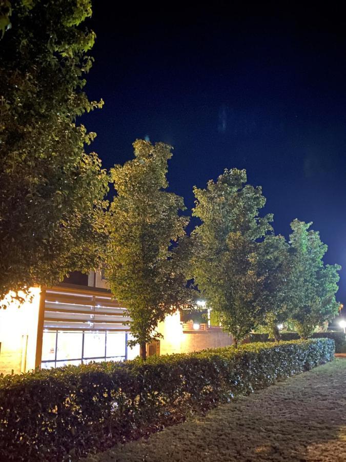 Country Gardens Motel 쿠나바라브란 외부 사진